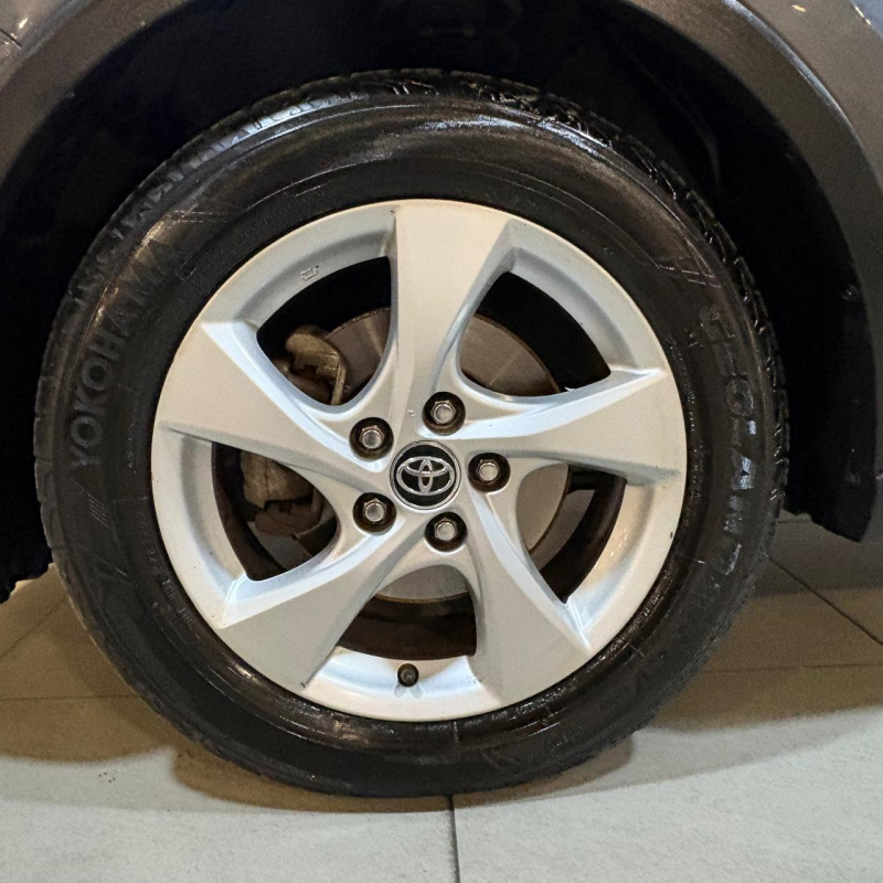 Toyota C-HR  5 pts. Base, CVT, a/ac. Aut., f. led, RA-17 2018